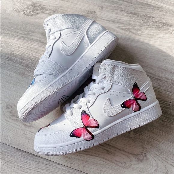 Air jordan custom butterflies mix and match - Picture 4 of 4